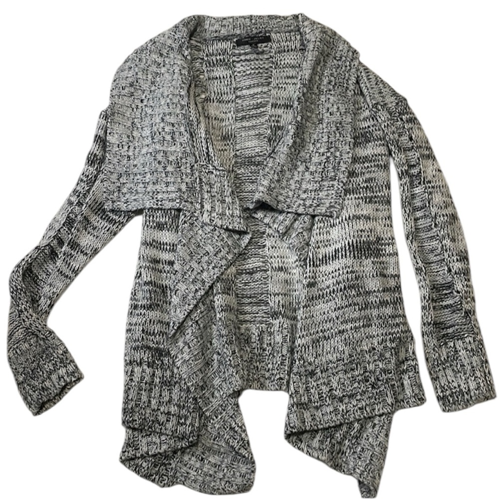 Romeo & Juliet White and black cardigan
